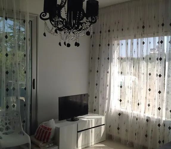 Апартаменты White Кирения