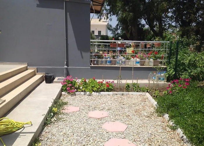 White Апартаменты Кирения