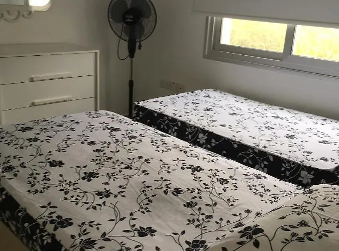 White Апартаменты Кирения